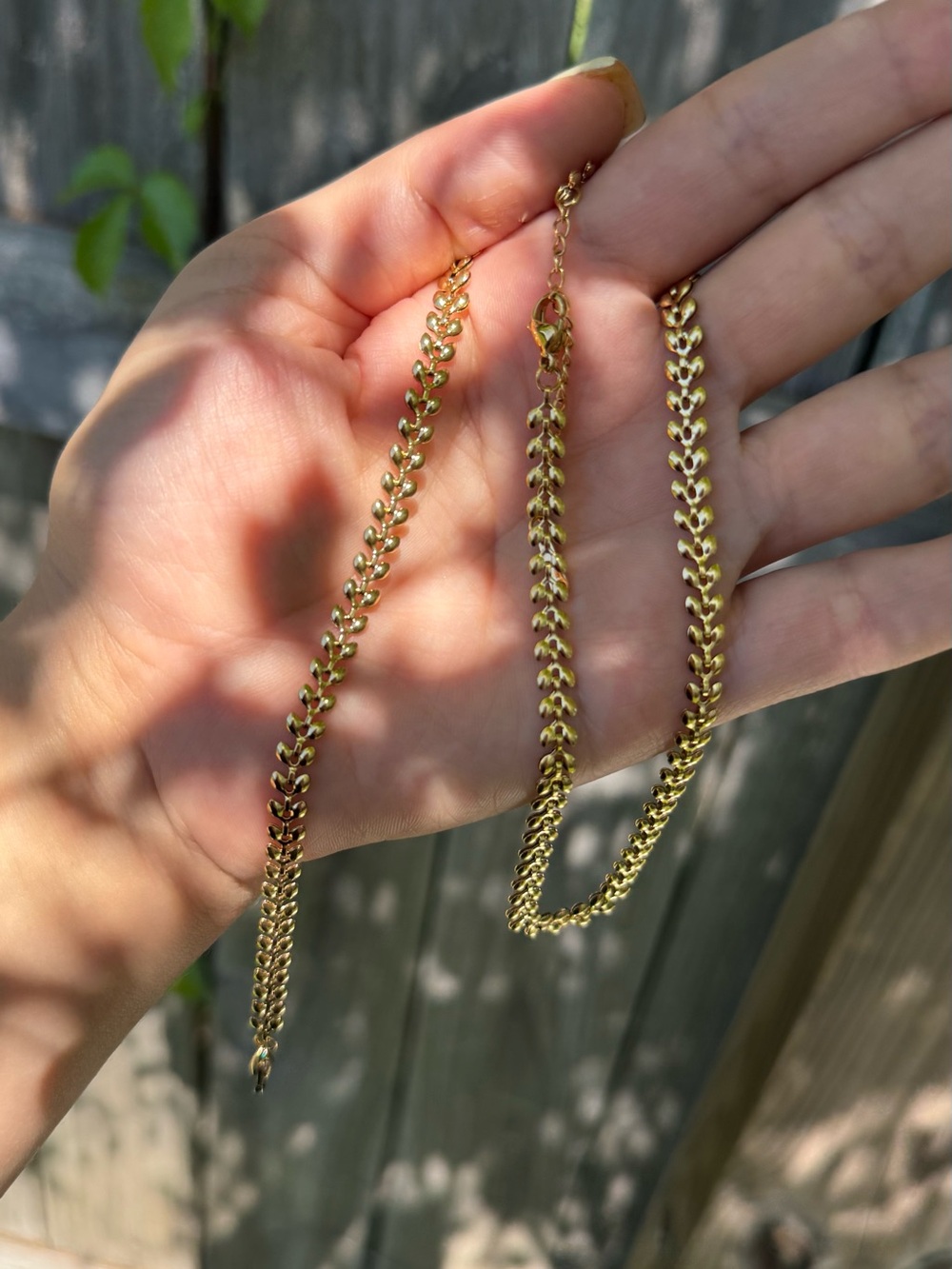 Elegant gold Necklace and Bracelet Set - Elegant Women's Jewelry - Picture 4 of 4